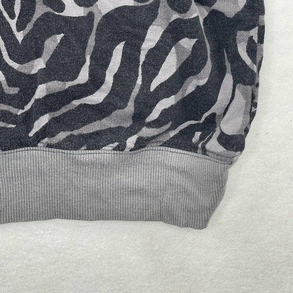 Torrid 1 Womens Plus Size 1X Grey & Black Animal Print Pullover Sweater - Picture 8 of 13